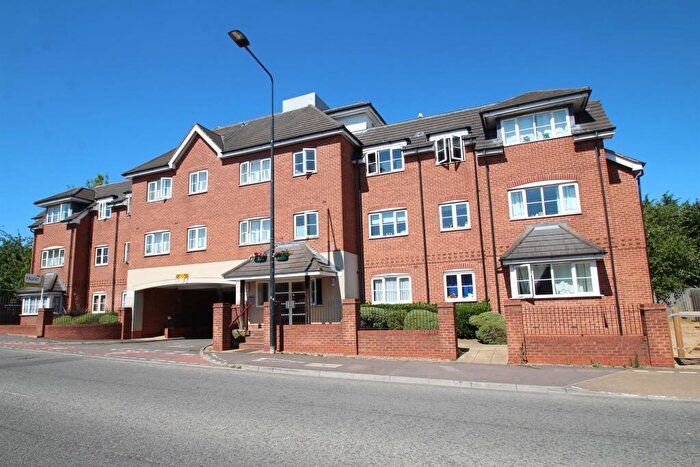 2 Bedroom Flat To Rent In Park Street, Aylesbury, HP20