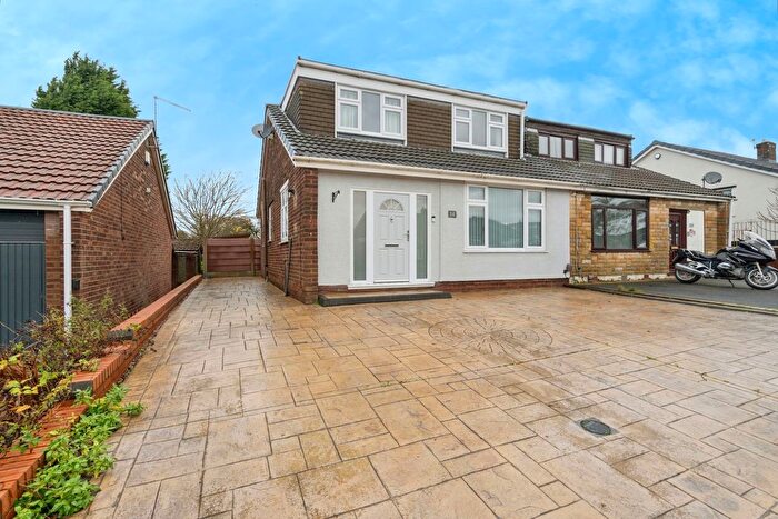 3 Bedroom Semi Detached House For Sale In Singleton Grove, Westhoughton, Bolton, Greater Manchester, BL5