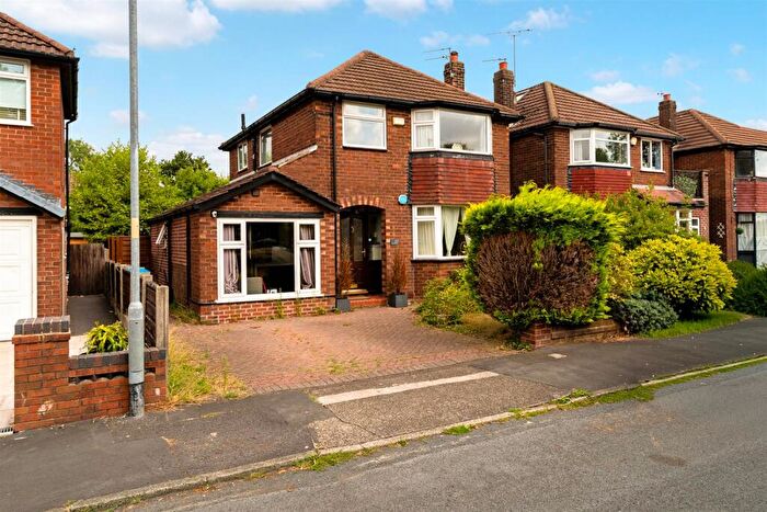 3 Bedroom Detached House For Sale In Dalebrook Road, Sale, M33