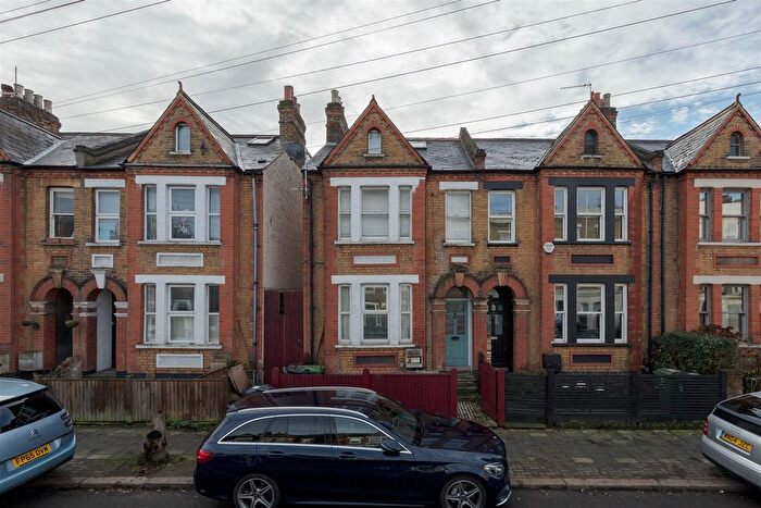 2 Bedroom Flat For Sale In Gipsy Road, London, SE27