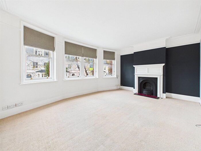 2 Bedroom Flat To Rent In High Street, Teddington, TW11