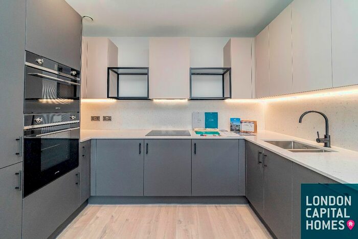 2 Bedroom Flat To Rent In Westacre Willowbrook House, Woodberry, London N4