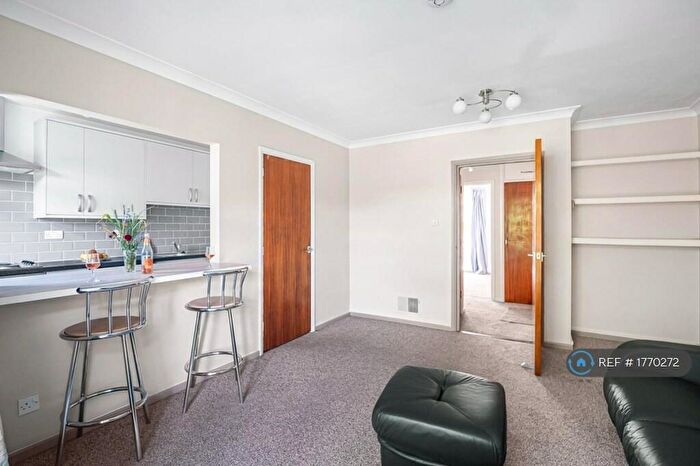 1 Bedroom Flat To Rent In Dulwich Wood Avenue, London, SE19