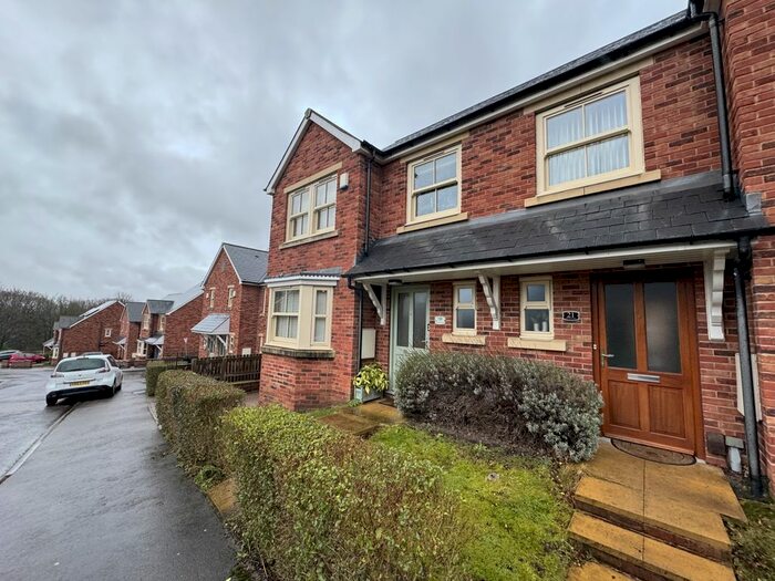 4 Bedroom Semi-Detached House To Rent In Oak Park Lane, Leeds, LS16