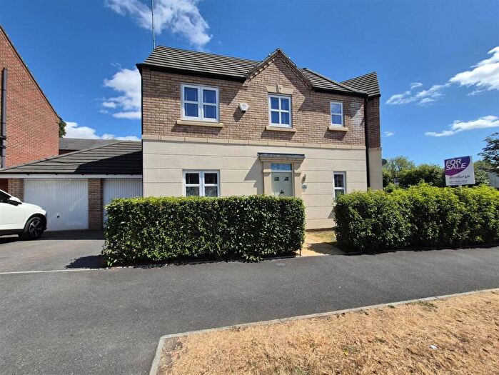 3 Bedroom Semi-Detached House For Sale In The Pavilion, Coventry, CV3