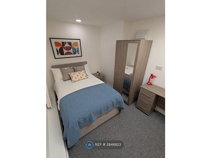 Studio To Rent In Modern Studio In Newcastle-Under-Lyme, Newcastle-Under-Lyme, ST5