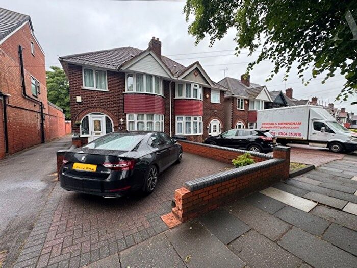 3 Bedroom Semi-Detached House For Sale In Beaufort Avenue, Birmingham, West Midlands, B34