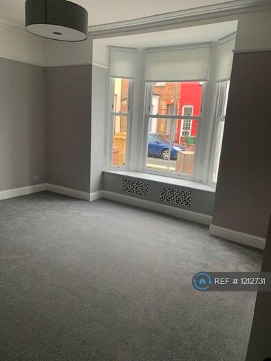 2 Bedroom Maisonette To Rent In Camden Road, Carshalton, SM5