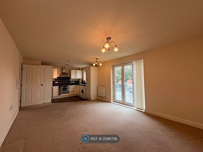 2 Bedroom Flat To Rent In Southcroft, Littleover, Derby, DE23