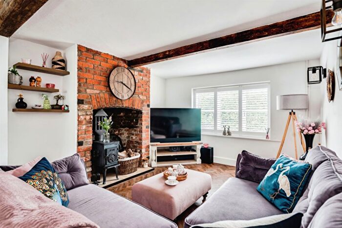 5 Bedroom Detached House For Sale In Newbury Lane, Compton, Newbury, RG20