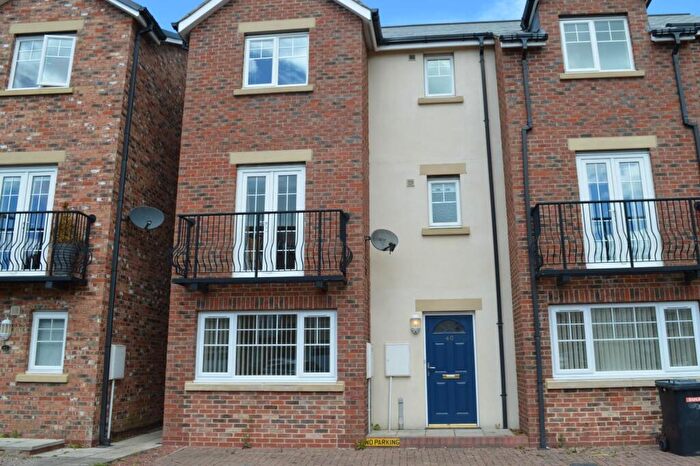 6 Bedroom End Of Terrace House To Rent In Faraday Court, Sheraton Park, DH1