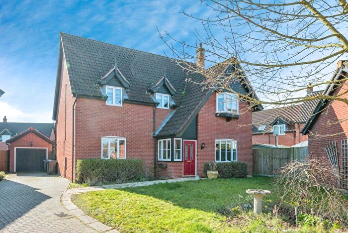 4 Bedroom Detached House For Sale In Breeze Avenue, Aylsham, Norwich, NR11