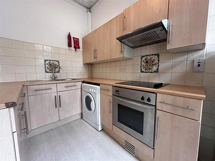 1 Bedroom Apartment To Rent In Ninian Road, Cardiff, CF23