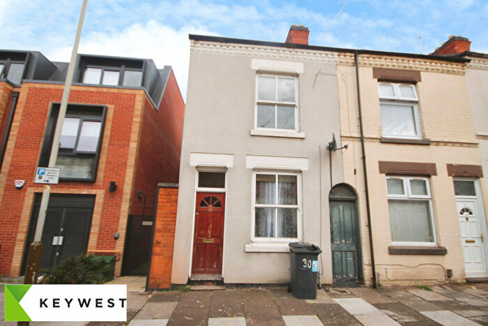 2 Bedroom Barn Conversion For Sale In Bruce Street, Leicester, LE3