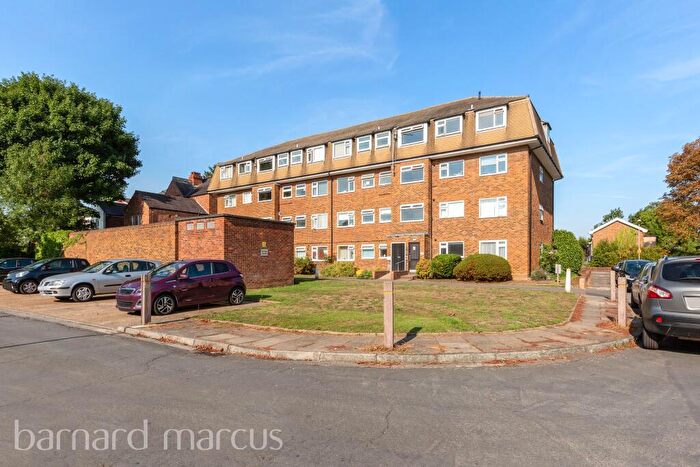 2 Bedroom Flat To Rent In Rodney Close, New Malden, KT3