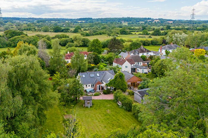4 Bedroom Chalet For Sale In High Street, Woodgreen, Fordingbridge, SP6