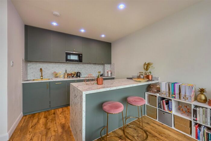 2 Bedroom Flat For Sale In East Block, Metro Central Heights, Elephant Amp; Castle, SE1