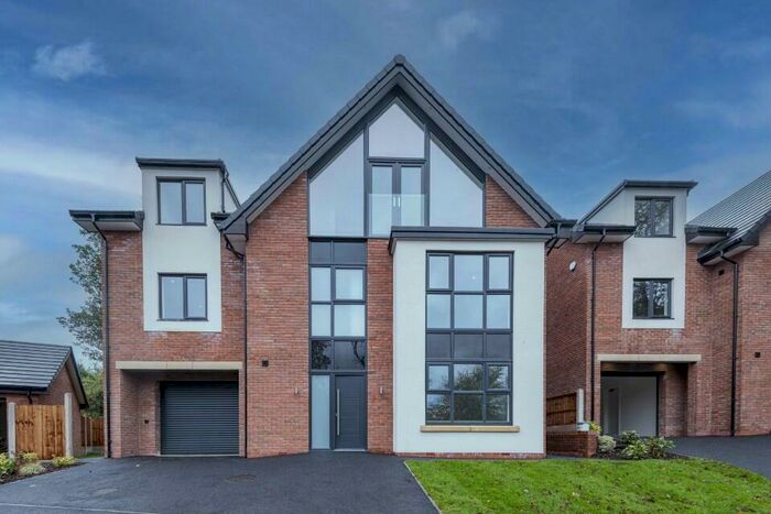 6 Bedroom Detached House To Rent In Rivington Bank, Chorley Old Road, Horwich, BL6