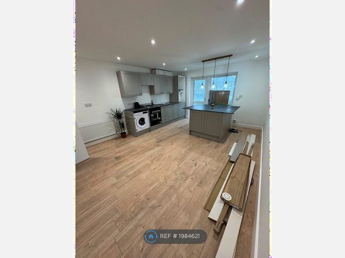 3 Bedroom Flat To Rent In Rokesby Place, Wembley, HA0