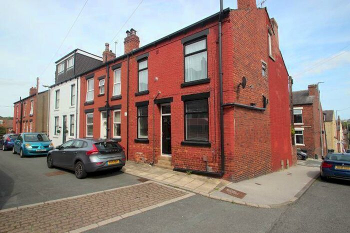 2 Bedroom End Of Terrace House To Rent In Woodville Avenue, Horsforth, LS18