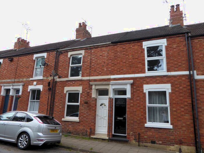 2 Bedroom Terraced House To Rent In St. James Street, Milton Keynes, MK13