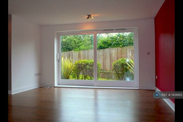 2 Bedroom Flat To Rent In Balham, London, SW12