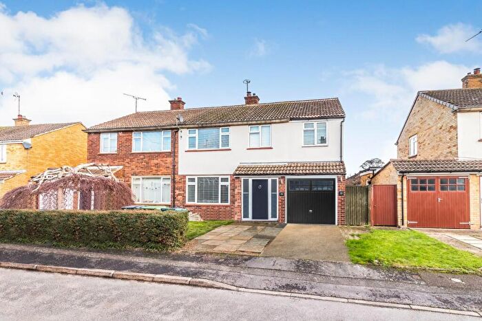 4 Bedroom Semi Detached House For Sale In Drummond Ride, Tring, HP23