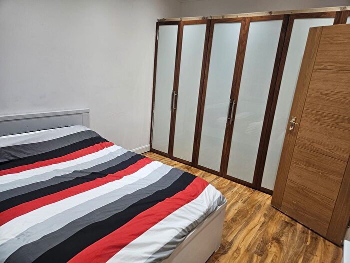 2 Bedroom Flat To Rent In Waldegrave Road, London, W5