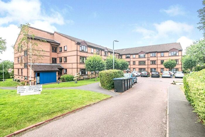 2 Bedroom Flat For Sale In Monyhull Hall Road, Birmingham, West Midlands, B30