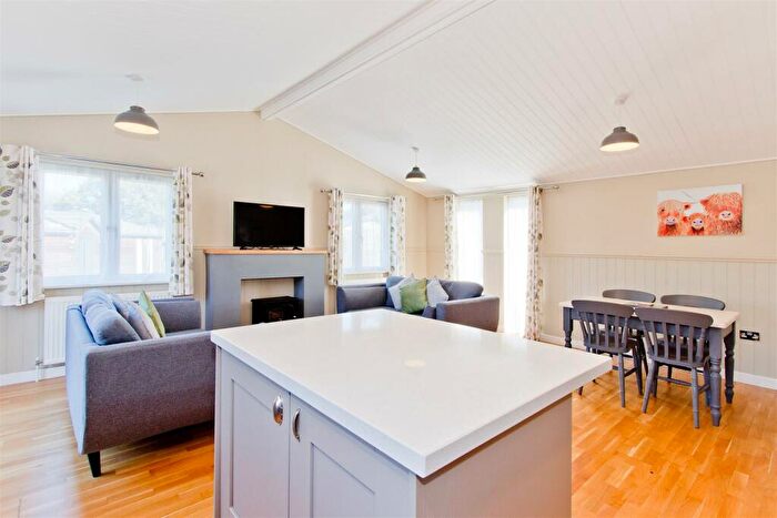 2 Bedroom Detached Bungalow For Sale In Warren Wood, BN24