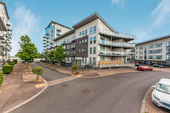 1 Bedroom Flat For Sale In Clovelly Place, Greenhithe, DA9