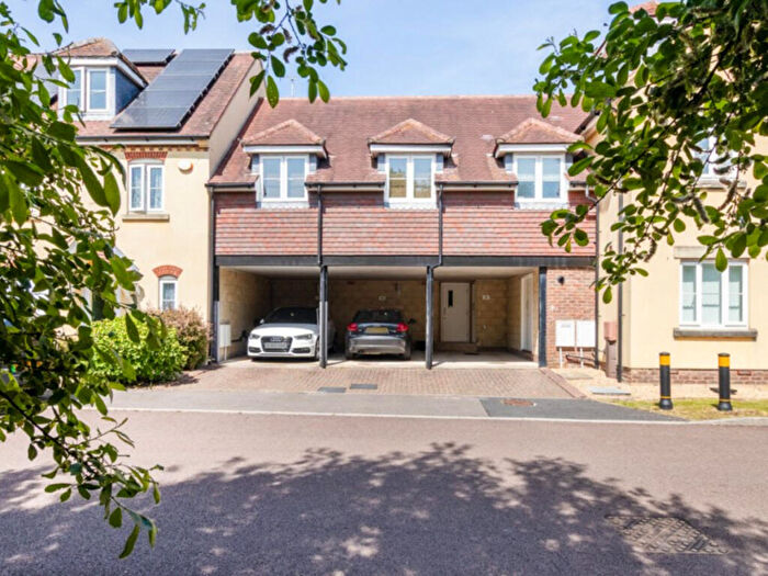 2 Bedroom Apartment For Sale In Herne Road, Petersfield, GU31
