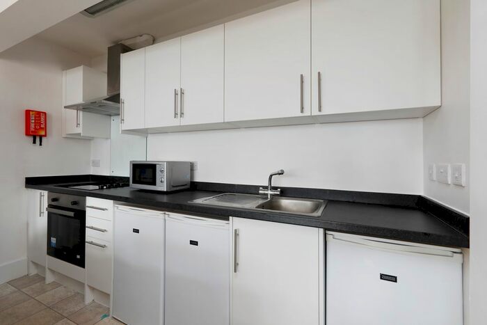 8 Bedroom Semi-Detached House To Rent In Eastbourne Road, Brighton, BN2