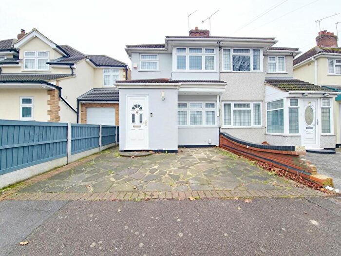2 Bedroom Semi-Detached House To Rent In Calbourne Avenue, Hornchurch, RM12