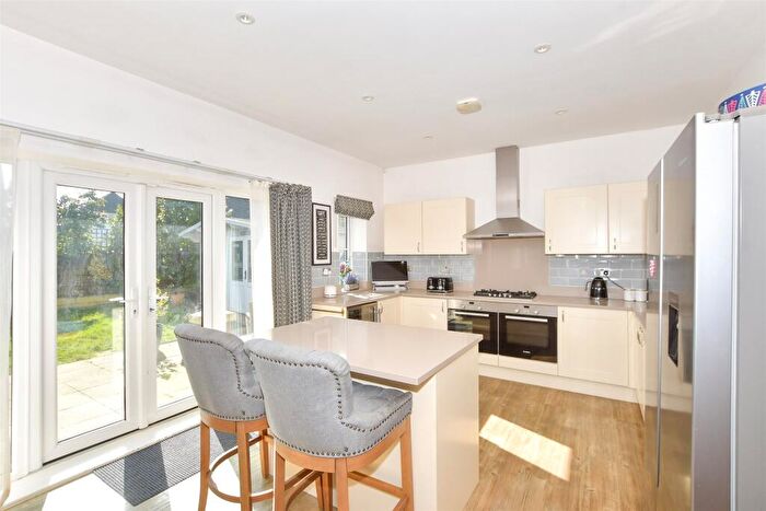 4 Bedroom Detached House For Sale In Southern View, Haywards Heath, West Sussex, RH16