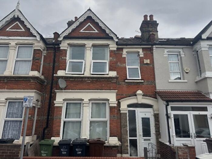 4 Bedroom End Terrace House To Rent In Faircross Avenue, Barking, Essex, IG11