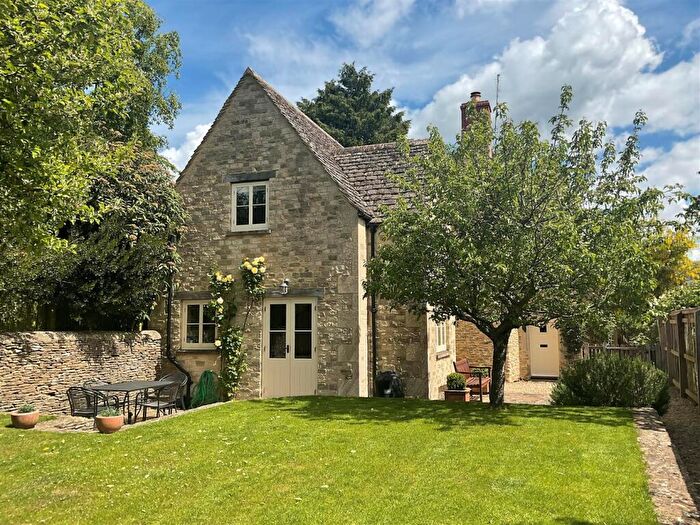 4 Bedroom Cottage For Sale In The Butts, Poulton, GL7