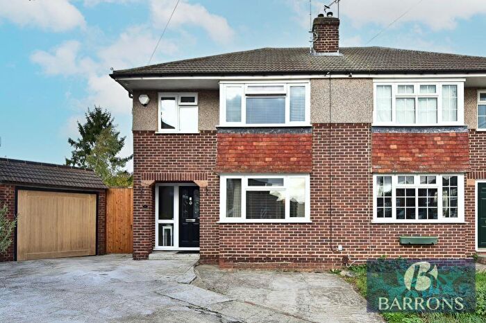 3 Bedroom Semi Detached House For Sale In Gibbs Close, Cheshunt, EN8