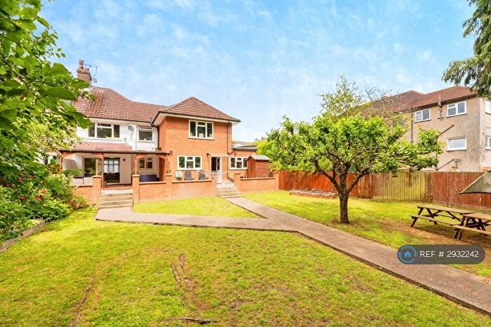 4 Bedroom Semi-Detached House To Rent In Retreat Close, Harrow, HA3