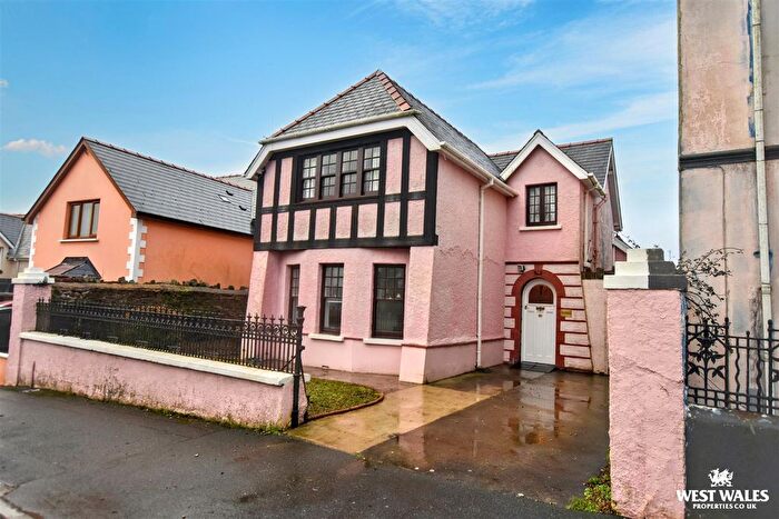 3 Bedroom Detached House For Sale In Wellington Road, Hakin, Milford Haven, SA73