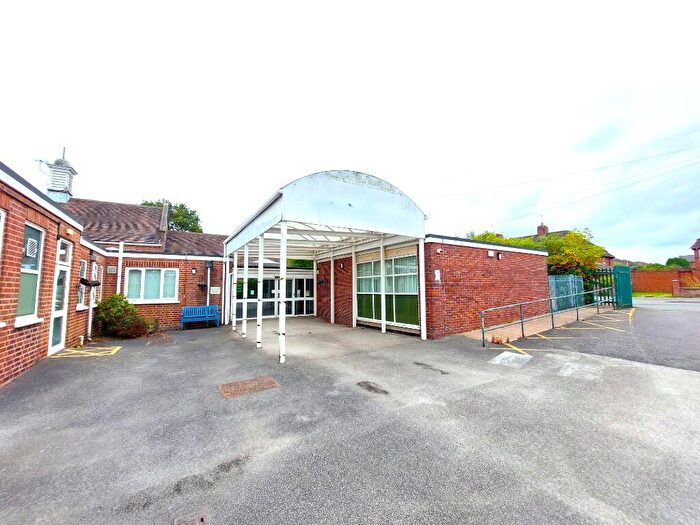 3 Bedroom Detached House To Rent In Wilmot Drive, Newcastle Under Lyme, Staffordshire, ST5