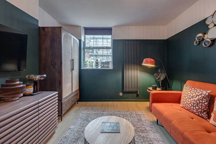 1 Bedroom Flat To Rent In Arcadia Court, Old Castle Street, E1