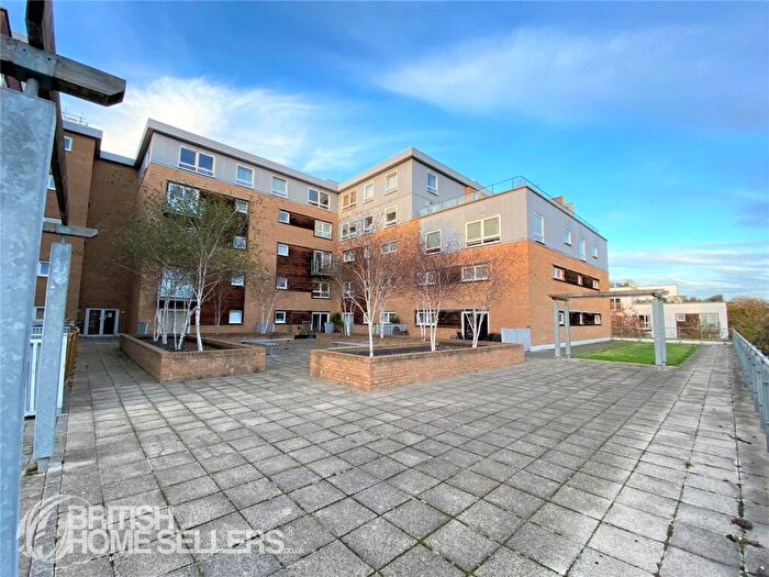 1 Bedroom Apartment For Sale In Cherrydown East, Basildon, Essex, SS16