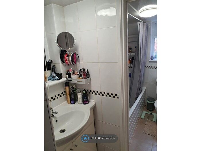 1 Bedroom Flat To Rent In Kingsley Road, Harrow, HA2