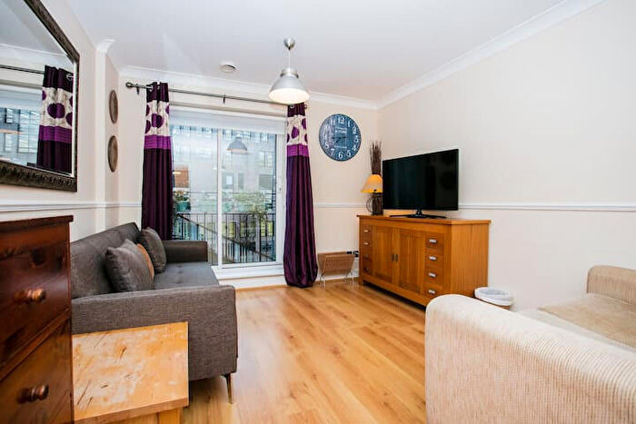 1 Bedroom Flat To Rent In High Timber Street, London, ., EC4V