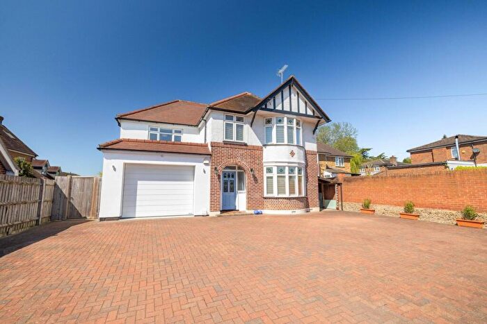 5 Bedroom Detached House For Sale In Gerrards Cross Road, Stoke Poges, SL2