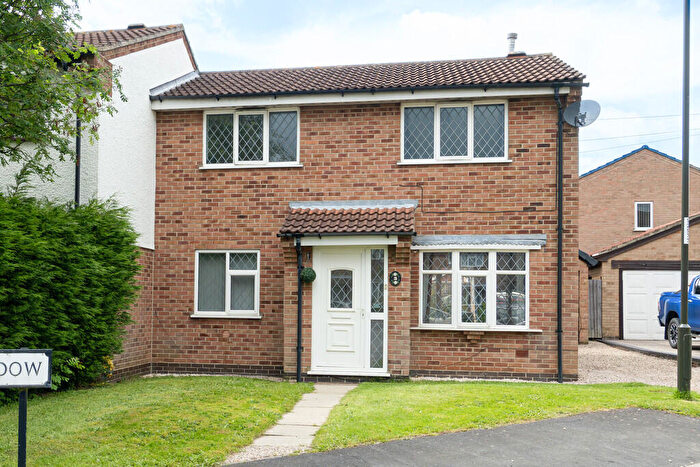 3 Bedroom Semi-Detached House For Sale In Topmeadow, Midway, DE11