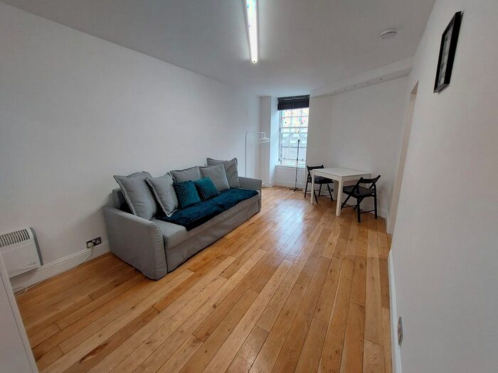 1 Bedroom Flat To Rent In Drummond Street, Edinburgh, EH8