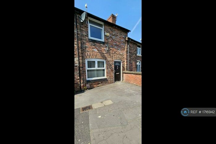 2 Bedroom Terraced House To Rent In Reddish Lane, Manchester, M18
