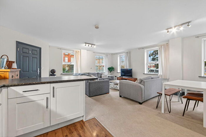 2 Bedroom Apartment For Sale In Northampton Road, Market Harborough, LE16